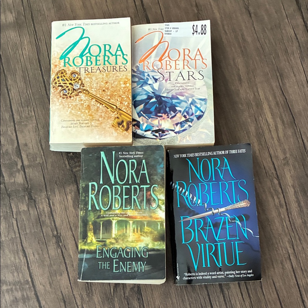 Nora Roberts Book Bundle